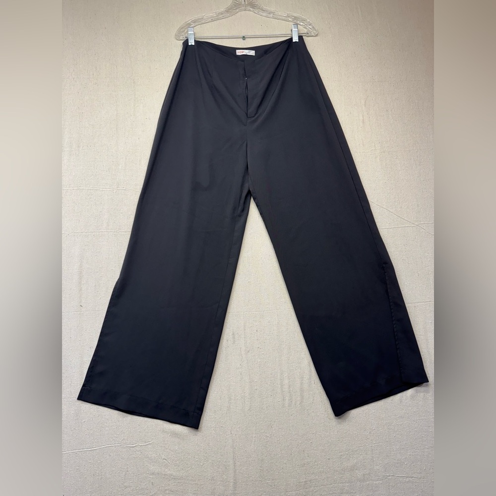 Chic Black Wide-Leg Trousers